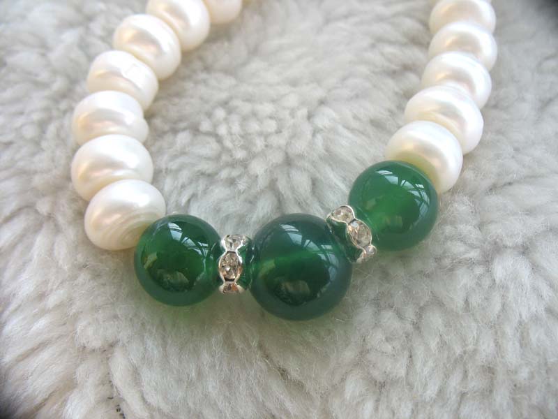 pearl white and red/green jade round necklace 18inch   beads nature