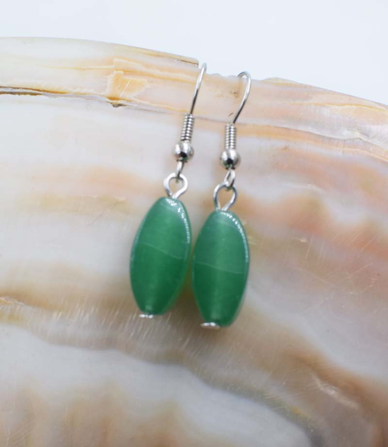 one pair pearl white near round shape 4-5mm +green jade earrings   beads nature