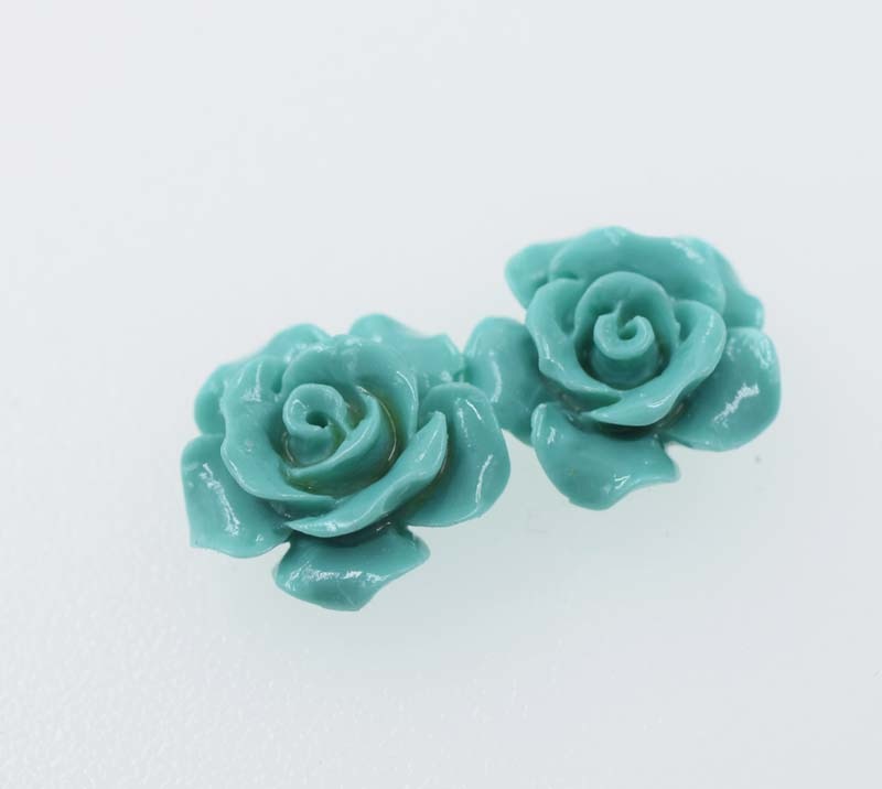 one pair green /blue/red/pink carved flower 12mm stud copal earrings   beads nature