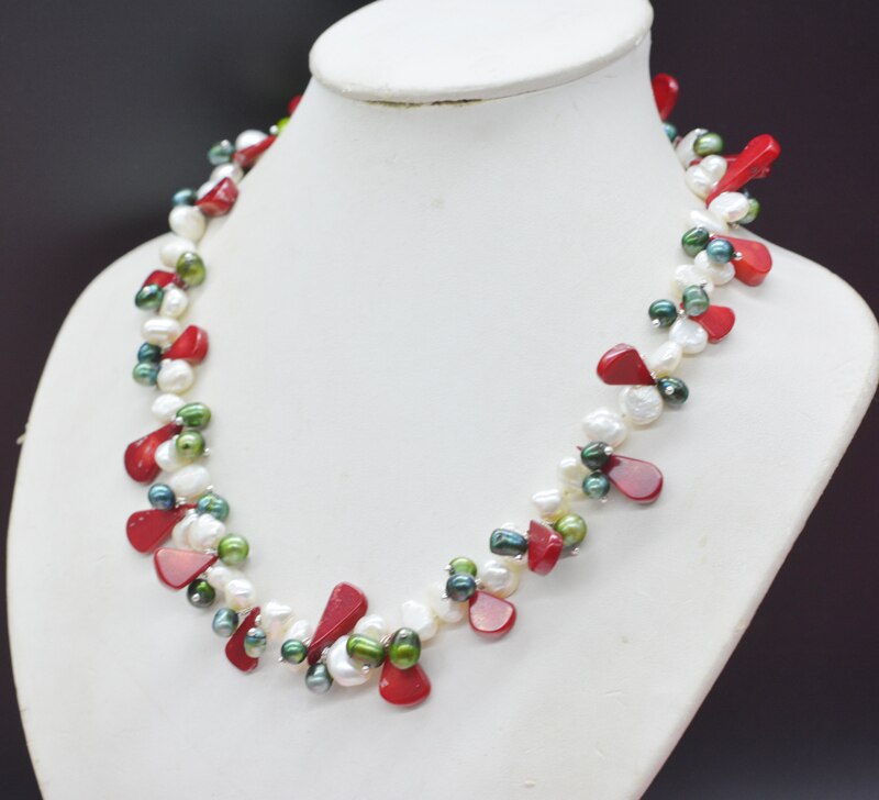 sweet. romantic  . Hawaiian style. Classic natural pearl coral necklace 18"