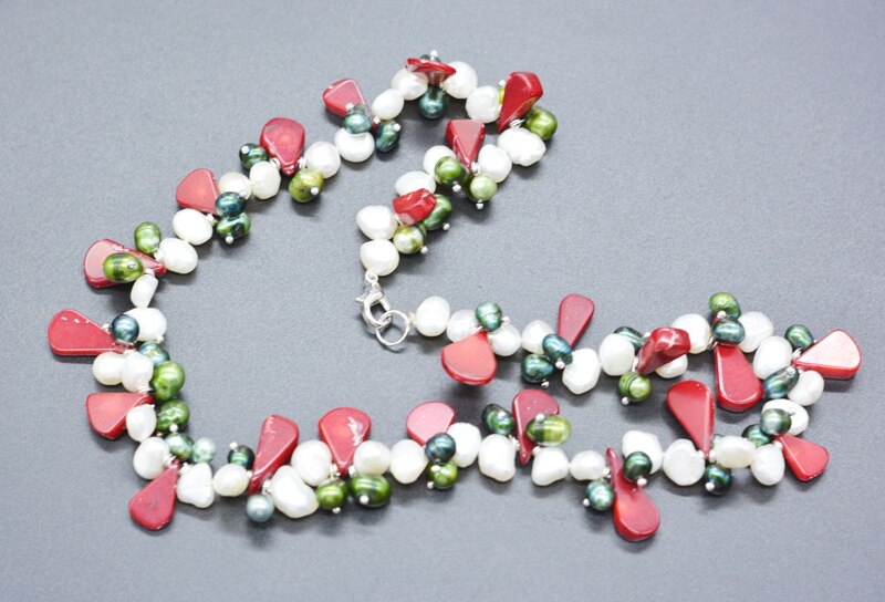 sweet. romantic  . Hawaiian style. Classic natural pearl coral necklace 18"